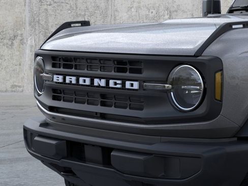 New 2025 Ford Bronco Base image 19
