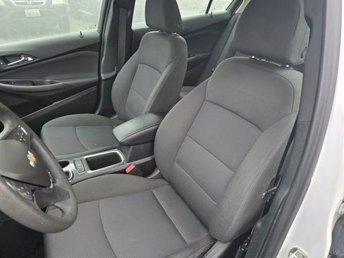 Used 2018 Chevrolet Cruze LT w/ Convenience Package image 22