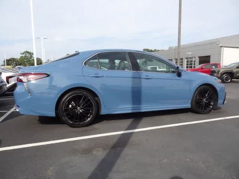 Used 2024 Toyota Camry XSE FWD image 5