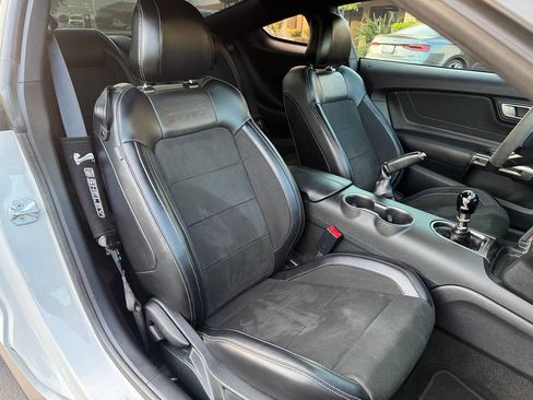 Used 2016 Ford Mustang Shelby GT350 w/ Technology Package image 18