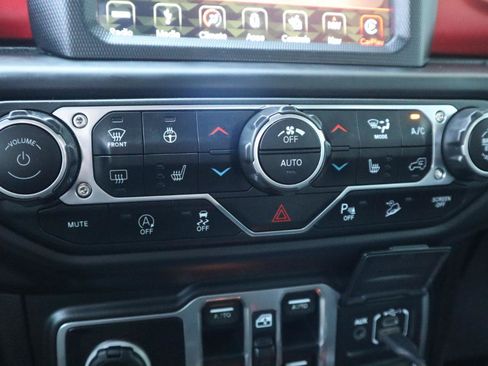 Used 2018 Jeep Wrangler Unlimited Rubicon AWD/4WD image 84