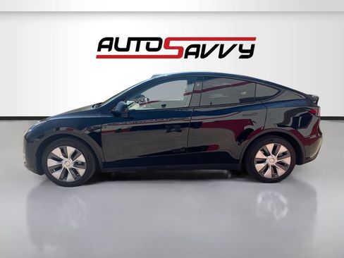 Used 2024 Tesla Model Y Long Range AWD/4WD image 4