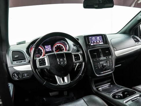 Used 2019 Dodge Grand Caravan GT FWD image 5