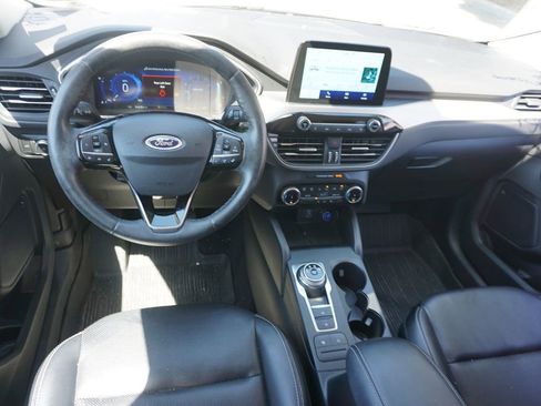 Used 2022 Ford Escape SEL w/ Technology Package AWD/4WD image 6