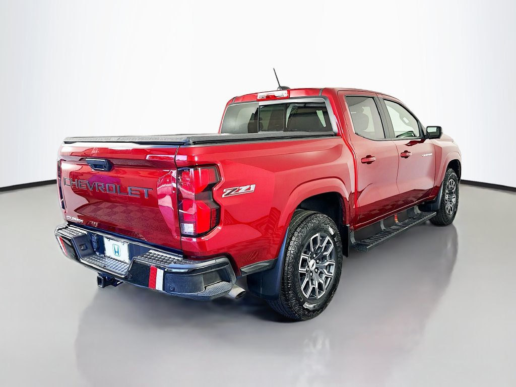 Used 2025 Chevrolet Colorado Z71 w/ Technology Package AWD/4WD image 5