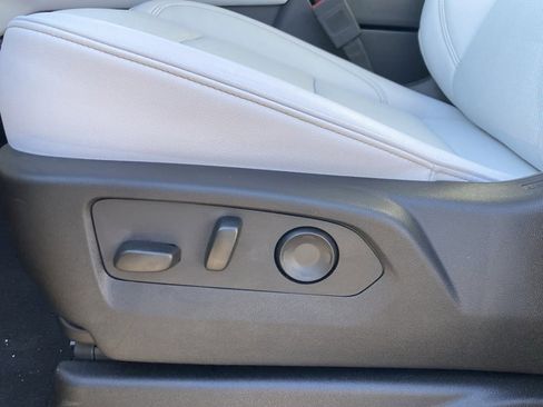 New 2025 Chevrolet Suburban Premier image 11