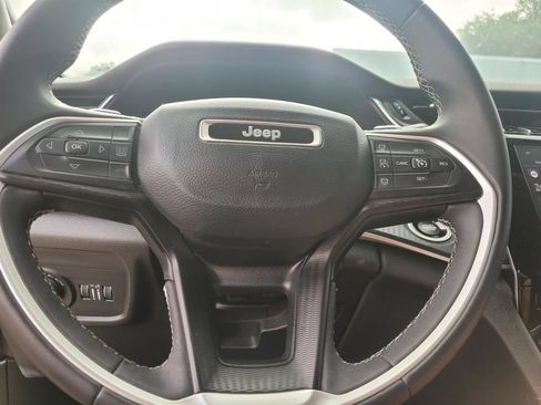 Used 2024 Jeep Grand Cherokee Laredo RWD image 26