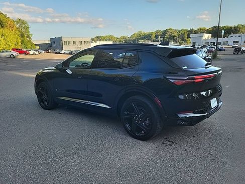 Used 2024 Chevrolet Equinox EV RS AWD/4WD image 17