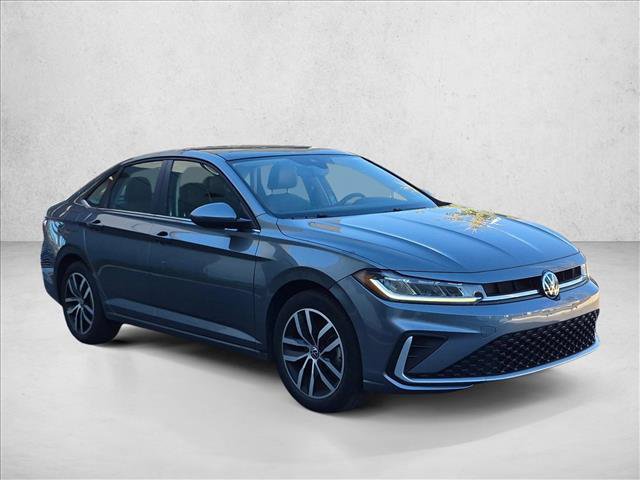 Used 2025 Volkswagen Jetta SE FWD image 3