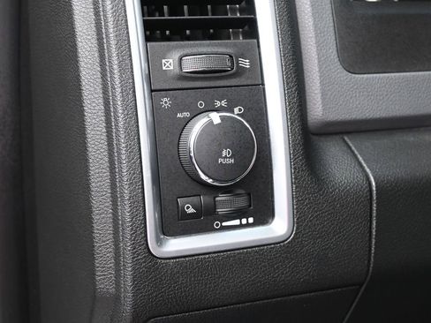 Used 2018 RAM 1500 Big Horn image 15