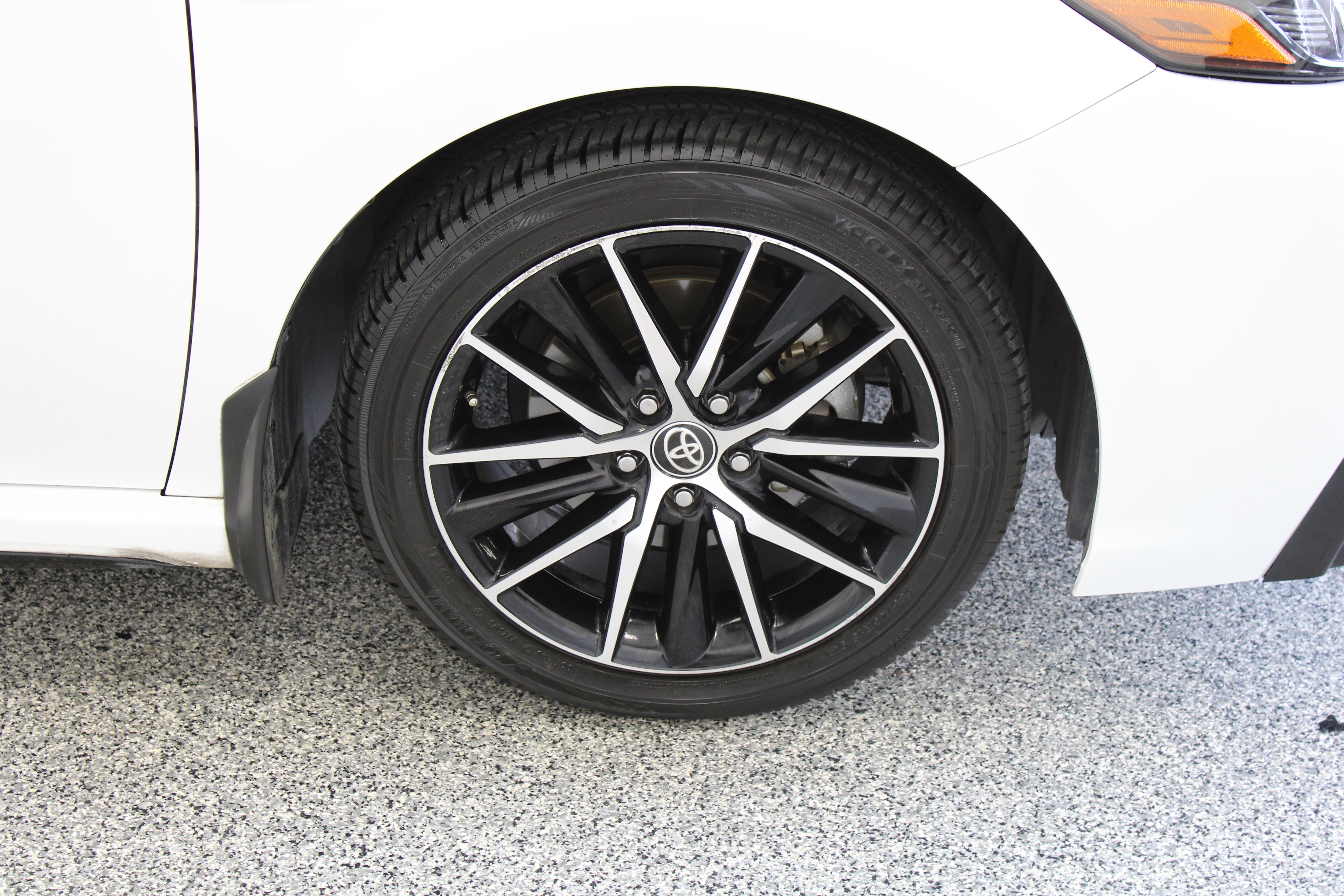 Used 2023 Toyota Camry SE FWD image 5