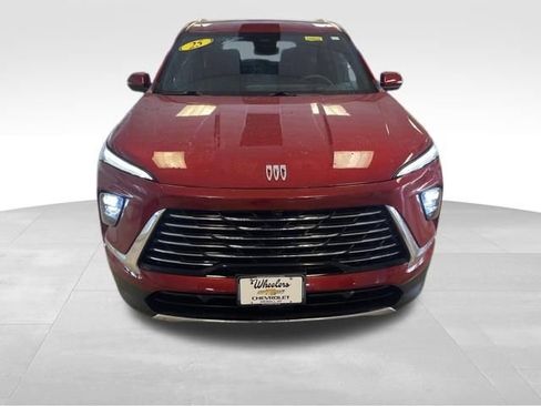 Used 2025 Buick Enclave Preferred image 9