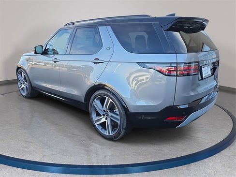 New 2026 Land Rover Discovery Limited Edition image 7