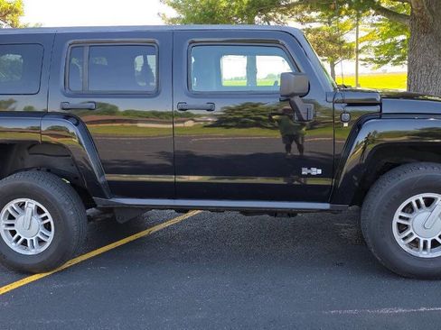 Used 2009 HUMMER H3 Luxury AWD/4WD image 3