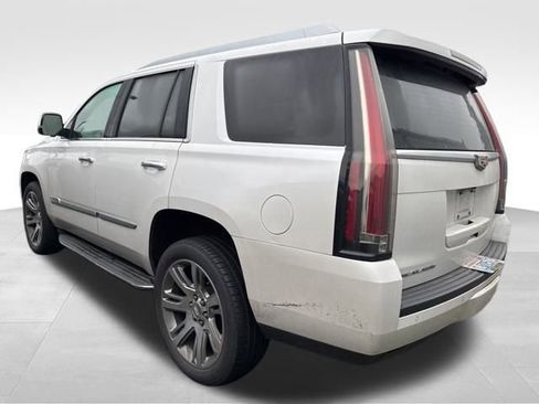 Used 2016 Cadillac Escalade Premium image 23