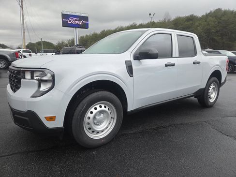 New 2025 Ford Maverick XL image 17