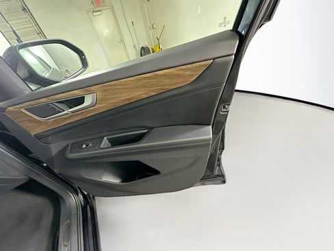 Used 2024 Volkswagen Atlas SE image 34