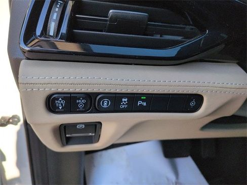 Used 2022 Acura MDX SH-AWD w/ Advance Package image 18