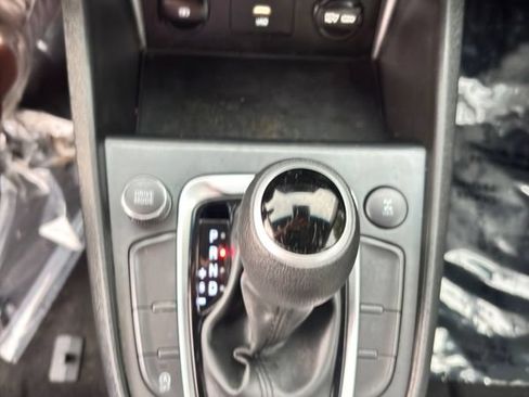 Used 2023 Hyundai Kona SE AWD/4WD image 25