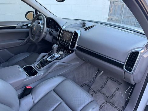 Used 2012 Porsche Cayenne AWD/4WD image 13