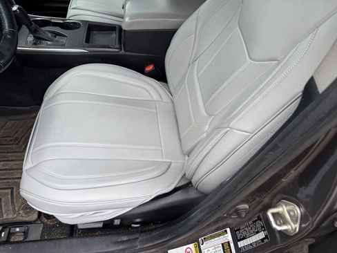 Used 2017 Toyota Camry SE FWD image 14
