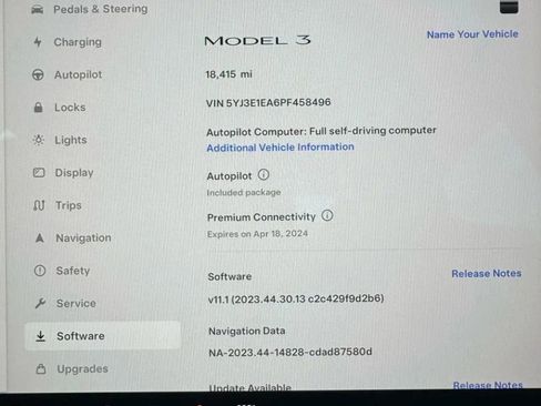 Used 2023 Tesla Model 3 Standard Range image 4