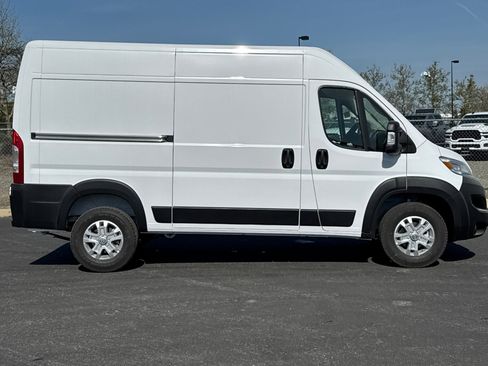 New 2026 RAM ProMaster 1500 w/ Quick Order Package 22G SLT image 2