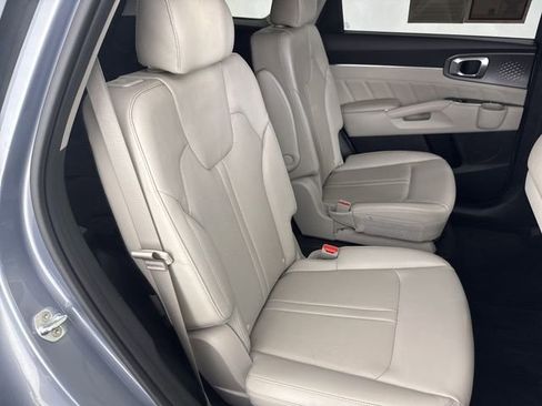 Used 2022 Kia Sorento SX image 25
