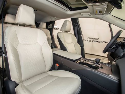 Used 2025 Lexus RX 350 w/ Convenience Package AWD/4WD image 16