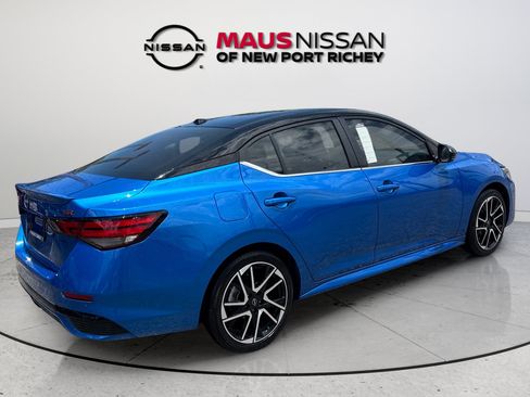 Certified 2025 Nissan Sentra SR FWD image 13