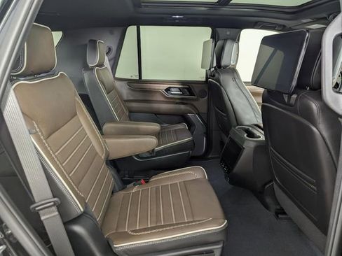 Used 2025 GMC Yukon Denali Ultimate image 27