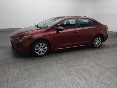 Used 2022 Toyota Corolla LE FWD image 2
