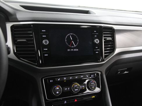 Used 2023 Volkswagen Atlas Cross Sport SEL image 9