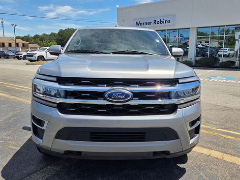 Used 2022 Ford Expedition Max Limited AWD/4WD image 2