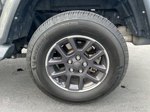 Used 2021 Jeep Gladiator Overland w/ Popular Equipment Package AWD/4WD image 14