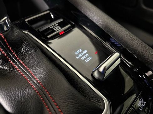 New 2026 Jeep Compass Trailhawk w/ Trailer Tow Group image 32