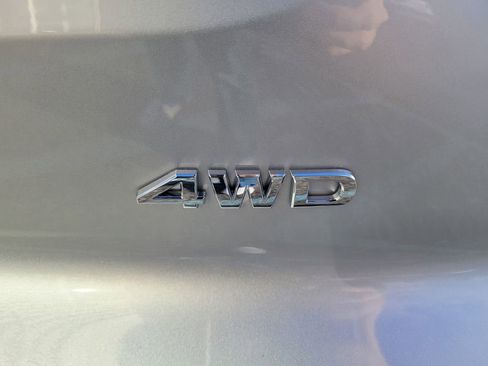 New 2025 Nissan Pathfinder S image 6