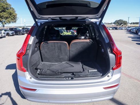 Used 2022 Volvo XC90 T6 Momentum w/ Advanced Package image 28