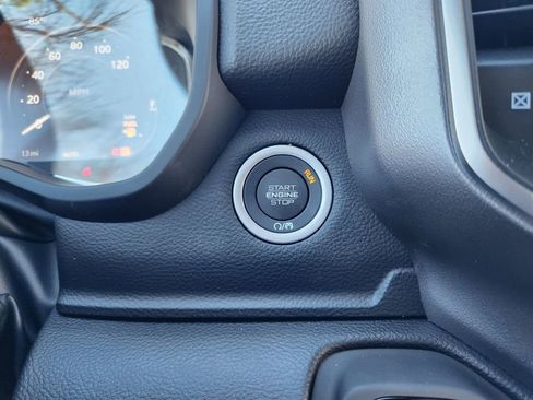 New 2026 RAM 1500 4x4 Crew Cab image 22