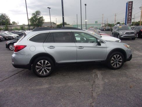 Used 2015 Subaru Outback 2.5i Limited AWD/4WD image 4