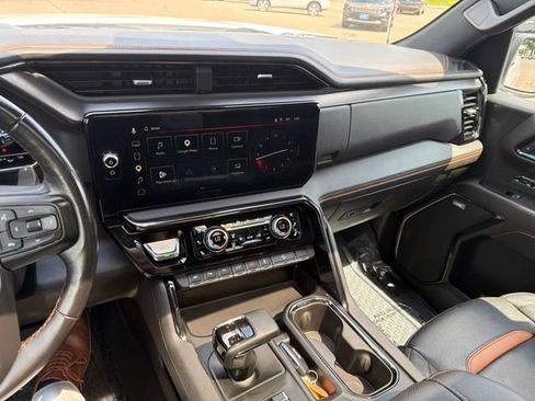 Used 2023 GMC Sierra 1500 AT4 w/ AT4 Premium Package AWD/4WD image 14
