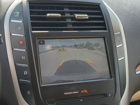 Used 2018 Lincoln MKC Select w/ Select Plus Package AWD/4WD image 15