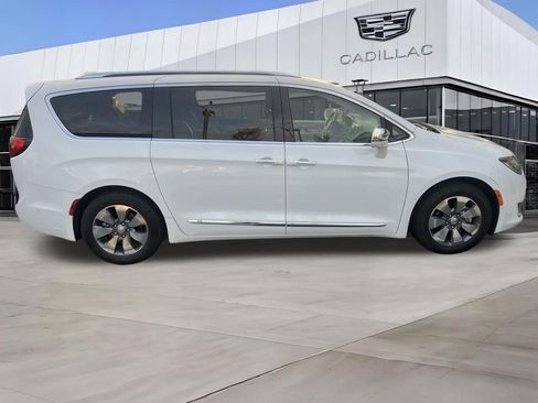 Used 2018 Chrysler Pacifica Limited w/ Advanced Safetytec Group FWD image 29