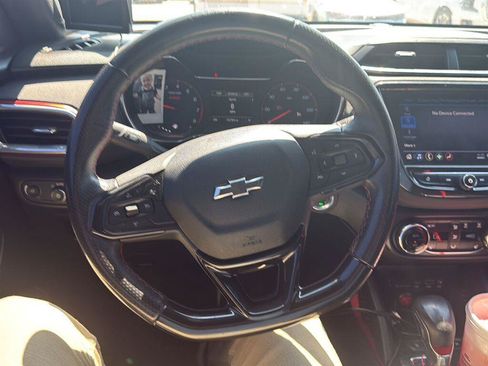 Used 2021 Chevrolet TrailBlazer RS w/ Convenience Package FWD image 3