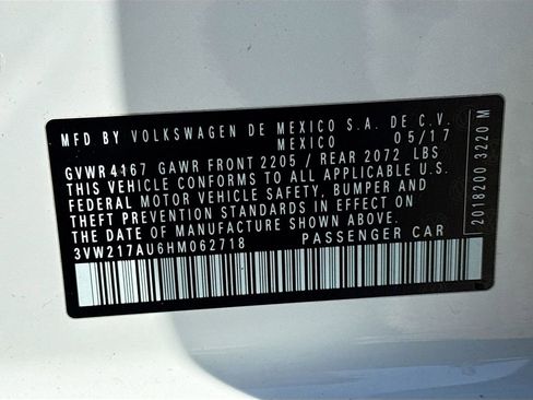 Used 2017 Volkswagen Golf S image 40