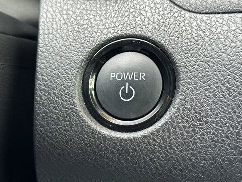 Used 2025 Toyota Camry SE image 22