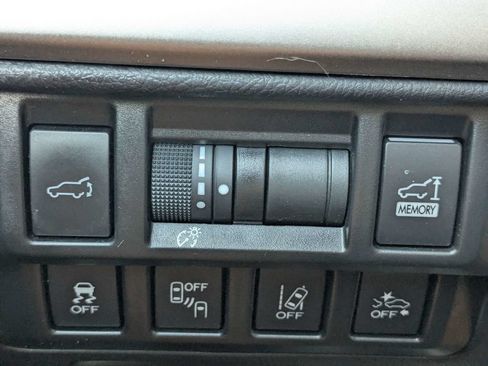 Used 2019 Subaru Outback 2.5i Limited AWD/4WD image 32