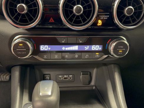 Used 2025 Nissan Sentra SR w/ Midnight Edition FWD image 22