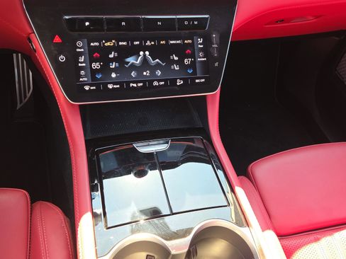 Used 2023 Maserati Grecale Modena image 29