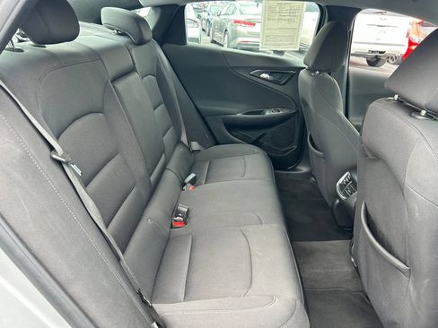 Used 2020 Chevrolet Malibu LT FWD image 33